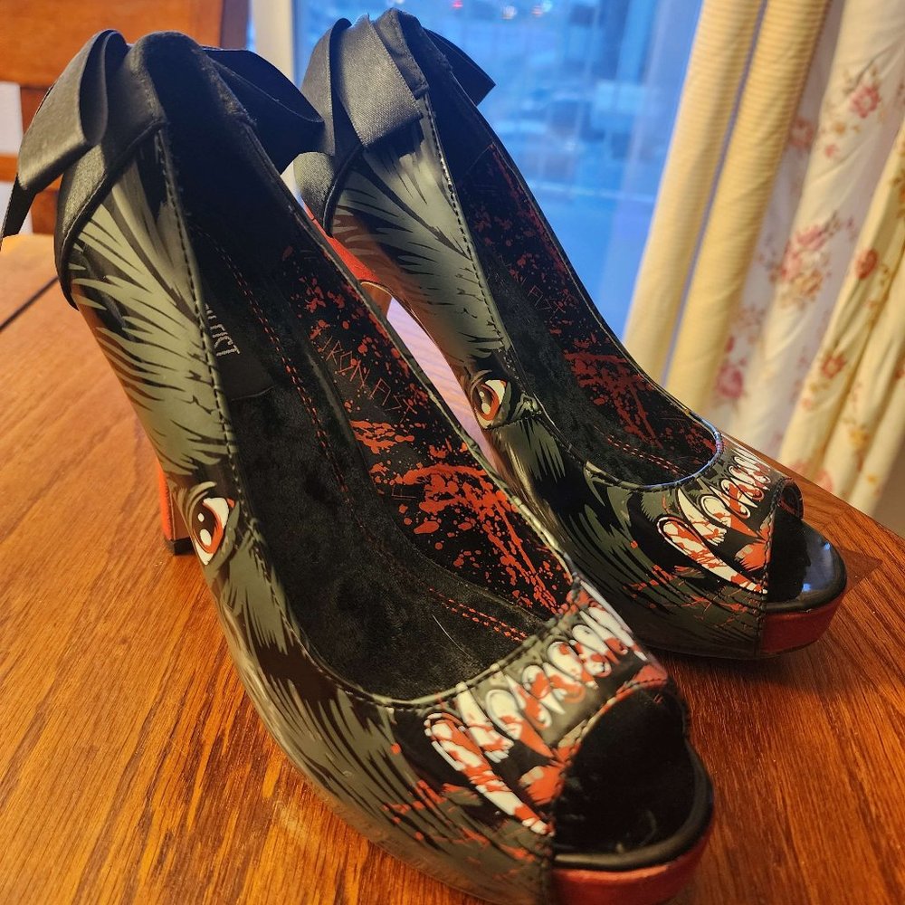 Size 7 - IRON FIST WOMEN'S SHOES - WOLFBEATER WEREWOLF Heels